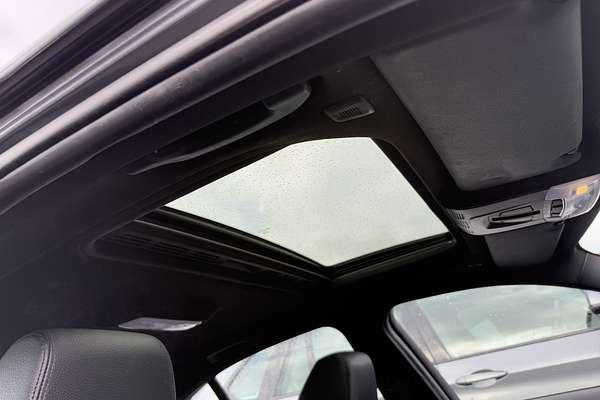 2013 BMW 3 Series 320i F30