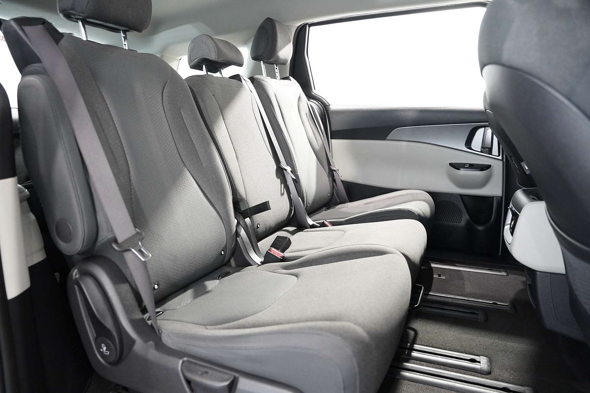 2023 Kia Carnival S KA4