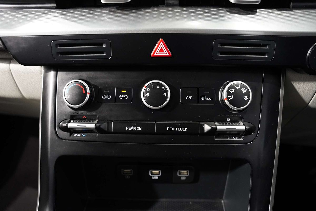 2023 Kia Carnival S KA4