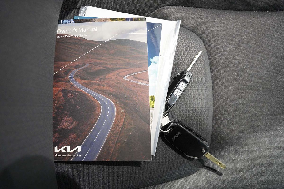 2023 Kia Carnival S KA4