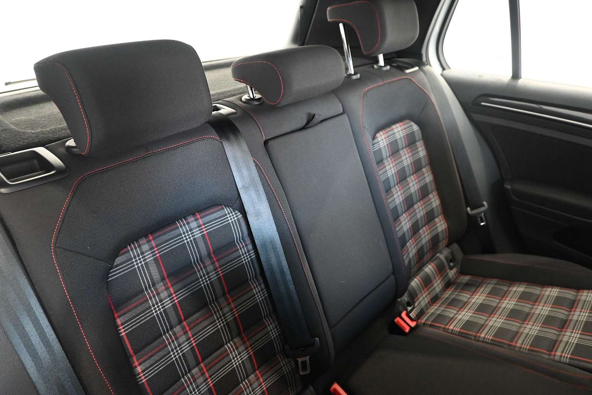 2016 Volkswagen Golf GTI 7