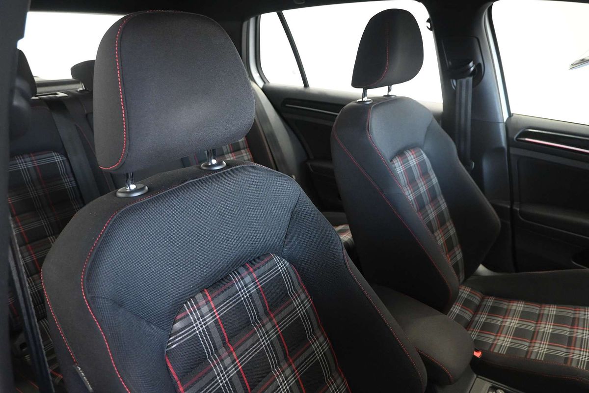 2016 Volkswagen Golf GTI 7