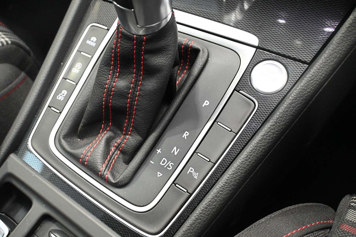 2016 Volkswagen Golf GTI 7