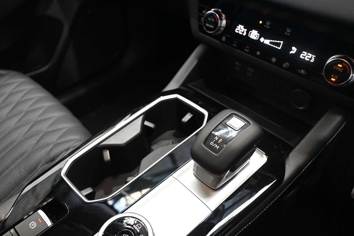 2025 Mitsubishi Outlander Exceed ZM