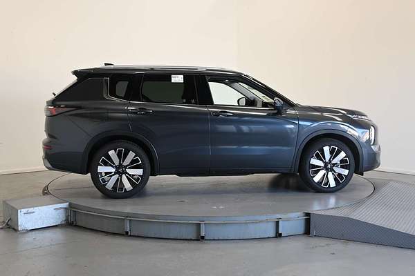 2025 Mitsubishi Outlander Exceed ZM