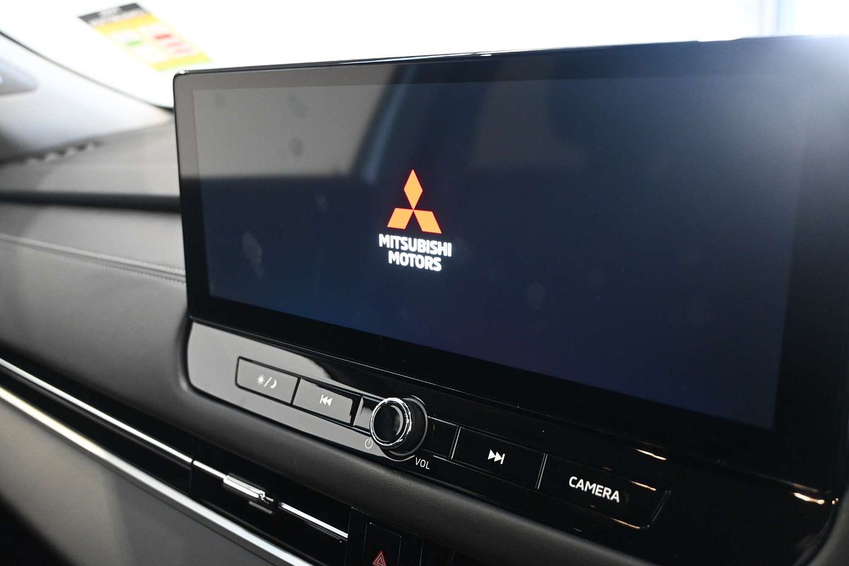 2025 Mitsubishi Outlander Exceed ZM