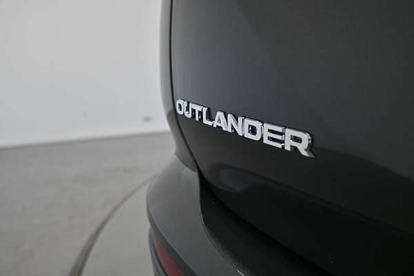 2025 Mitsubishi Outlander Exceed ZM