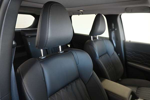 2025 Mitsubishi Outlander Exceed ZM