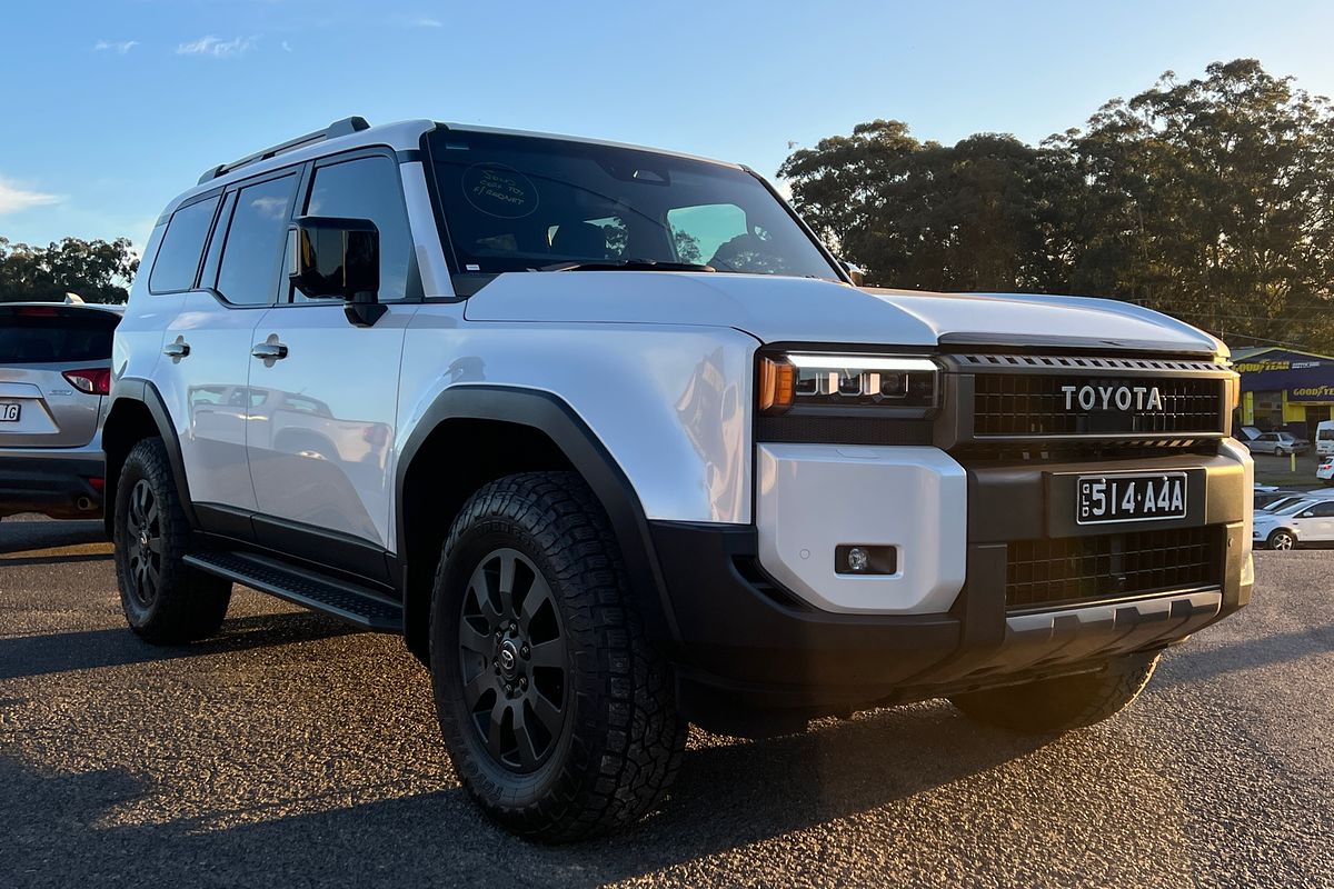 2024 Toyota Landcruiser Prado Altitude GDJ251R