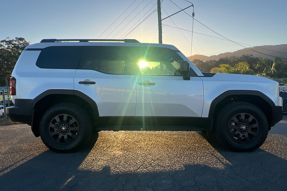 2024 Toyota Landcruiser Prado Altitude GDJ251R