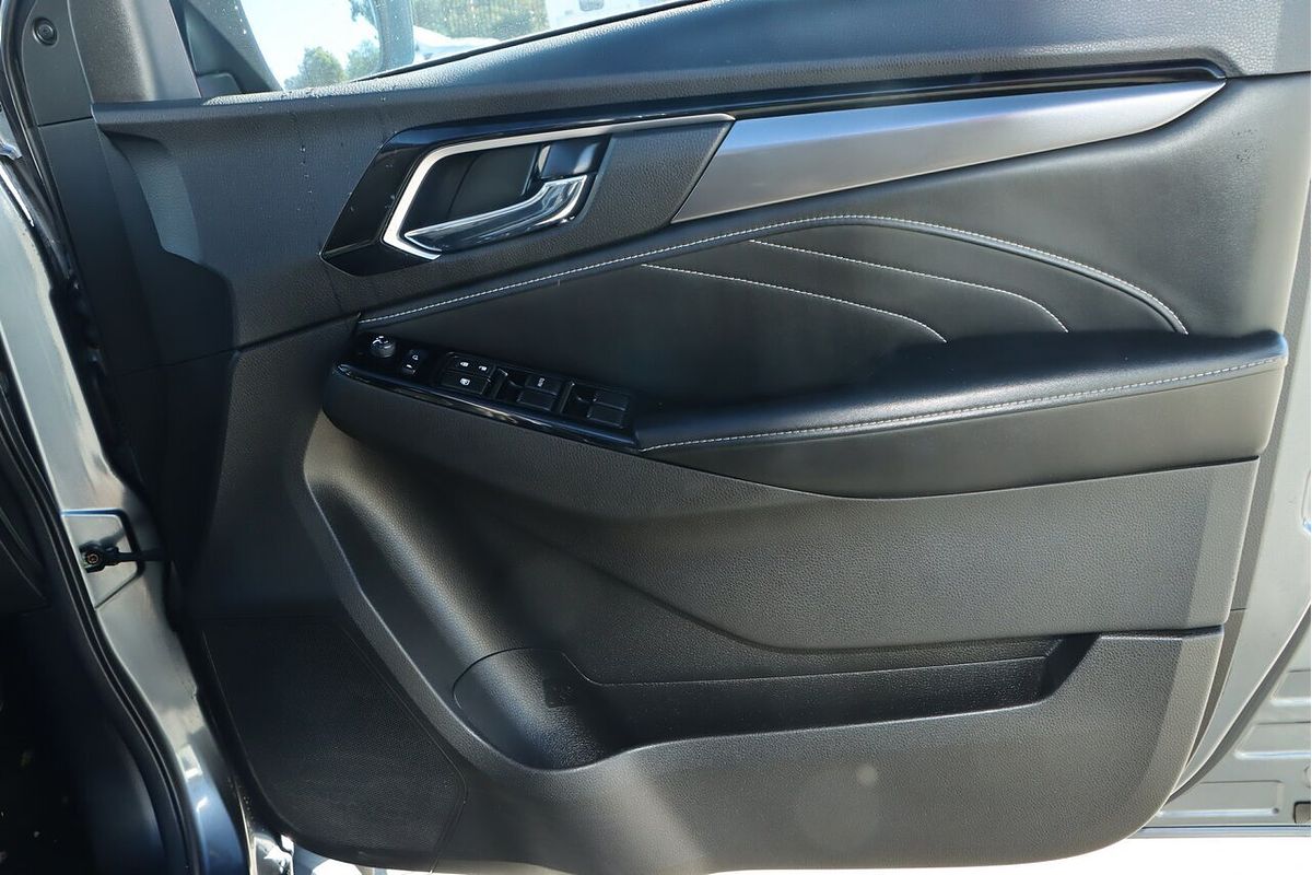 2021 Isuzu MU-X LS-T