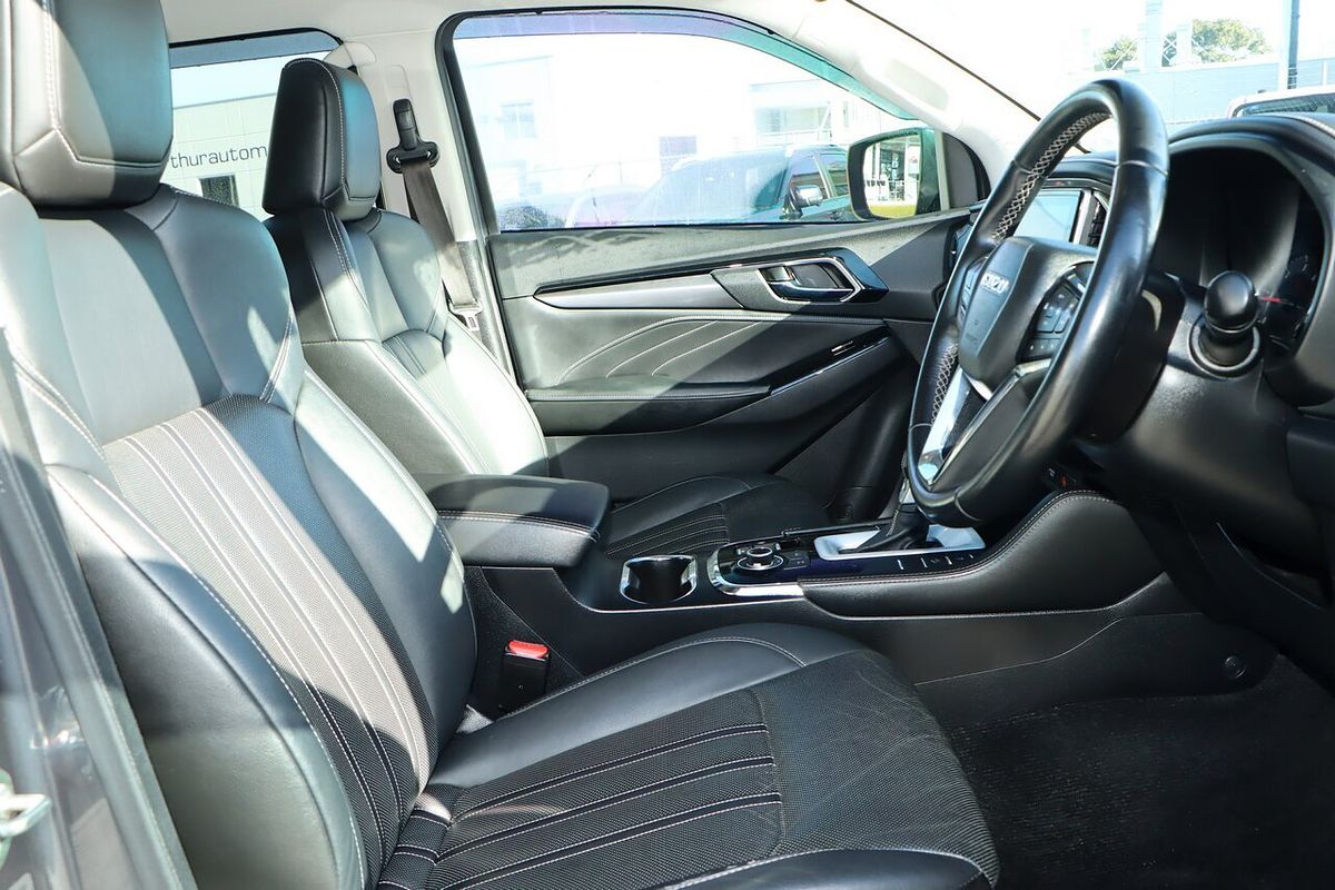 2021 Isuzu MU-X LS-T