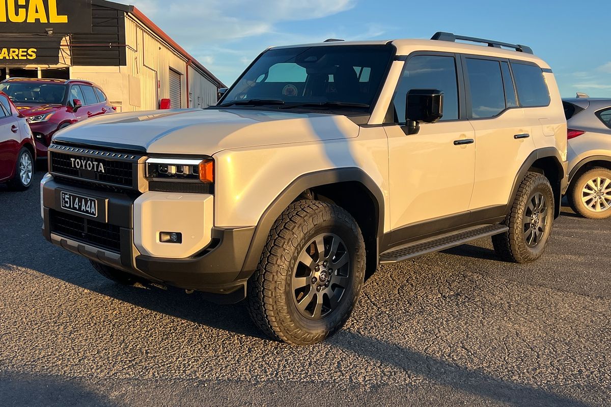 2024 Toyota Landcruiser Prado Altitude GDJ251R