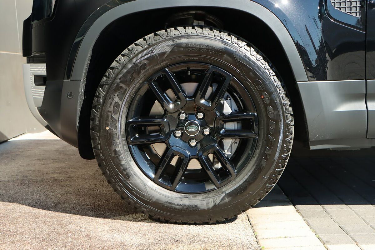2025 Land Rover Defender 110 P400 S L663