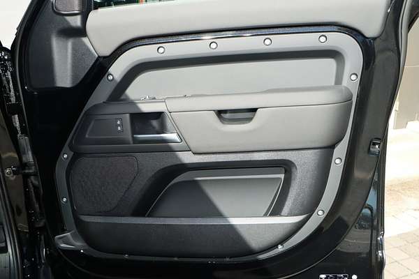 2025 Land Rover Defender 110 P400 S L663