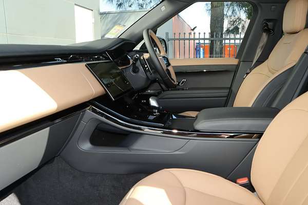 2025 Land Rover Range Rover Sport D250 Dynamic SE L461