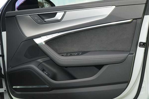 2022 Audi A6 55 TFSI S line C8