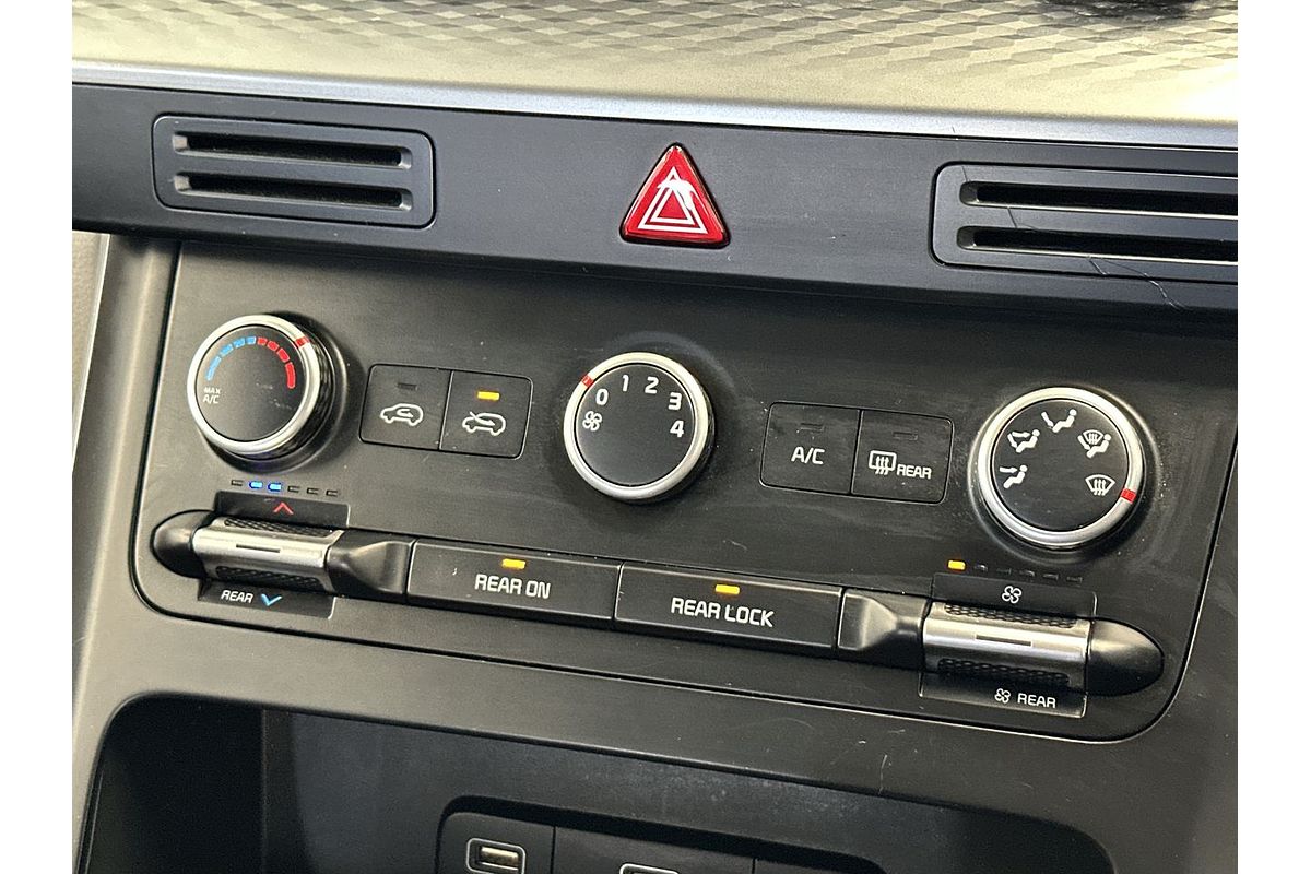 2023 Kia Carnival S KA4