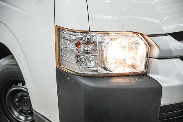 2018 Toyota Hiace Commuter KDH223R