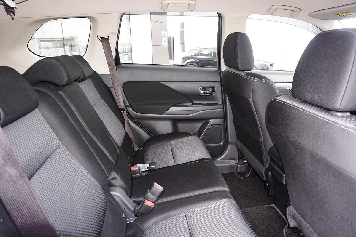 2016 Mitsubishi Outlander XLS ZK