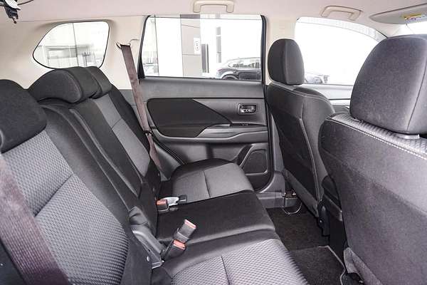 2016 Mitsubishi Outlander XLS ZK