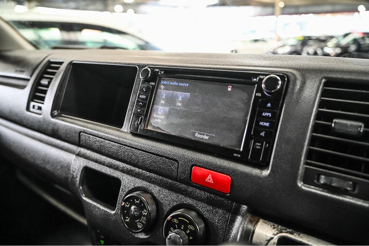 2018 Toyota Hiace Commuter KDH223R