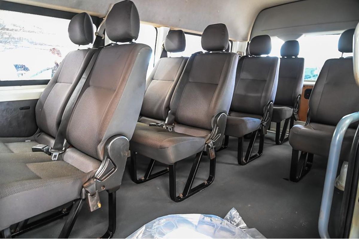 2018 Toyota Hiace Commuter KDH223R