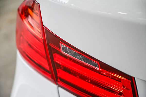 2015 BMW 3 Series 316i Sport Line F30