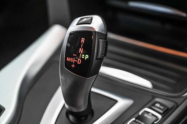 2015 BMW 3 Series 316i Sport Line F30