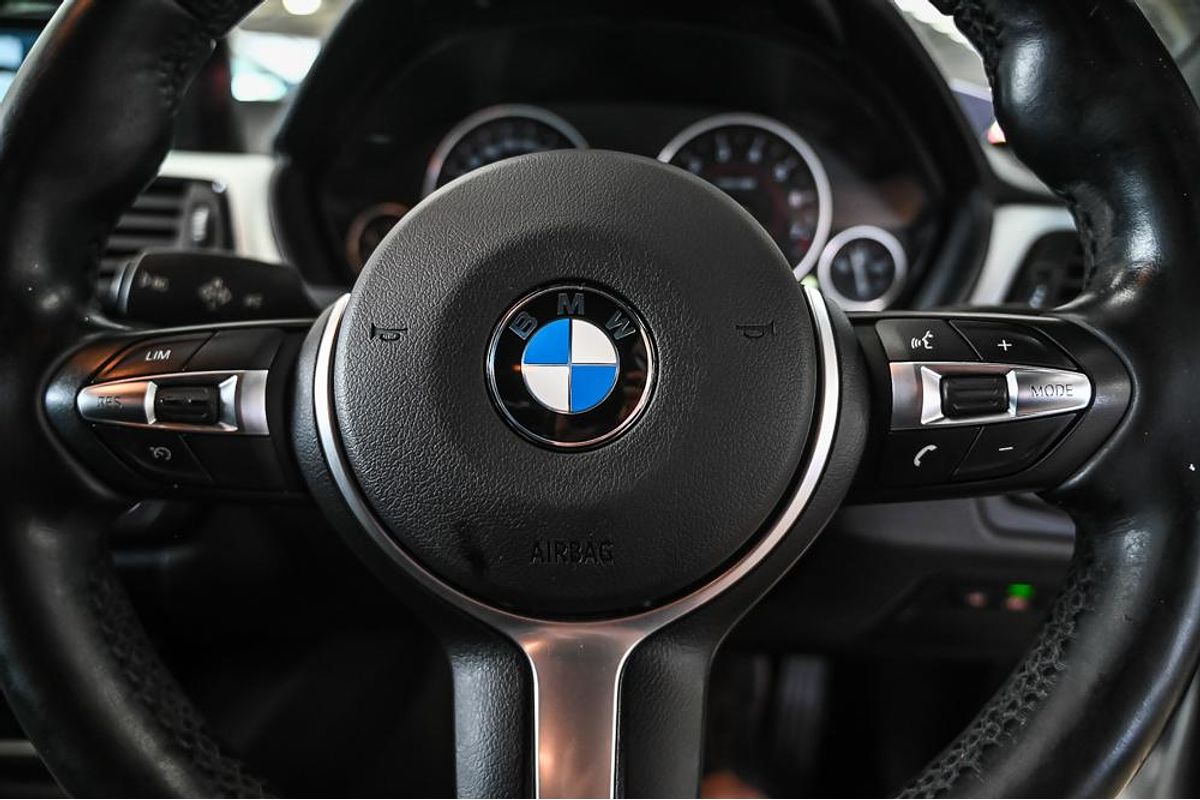 2015 BMW 3 Series 316i Sport Line F30