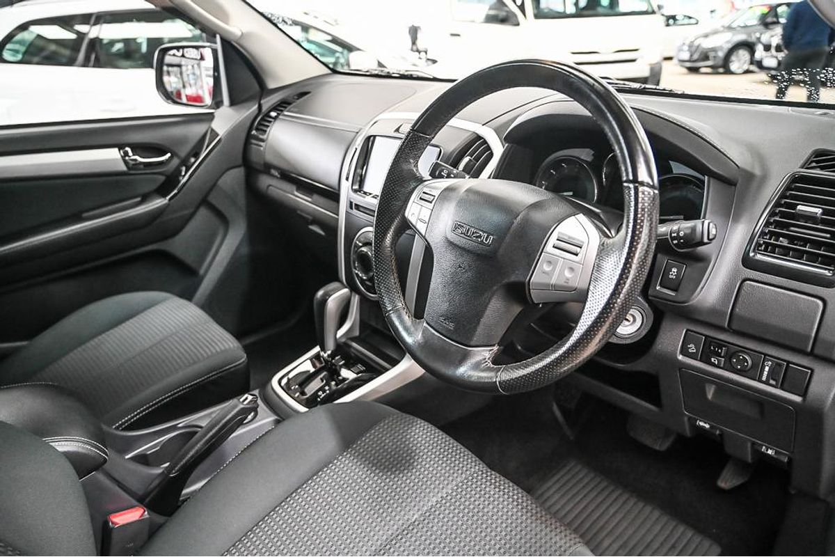 2017 Isuzu MU-X LS-U