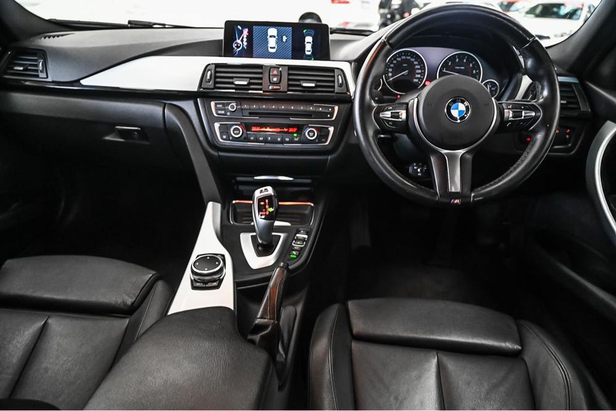 2015 BMW 3 Series 316i Sport Line F30