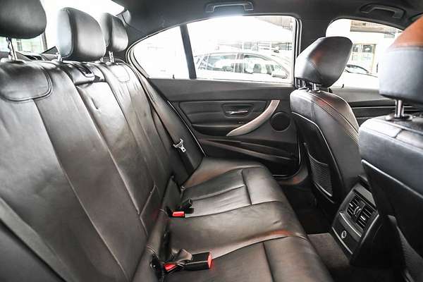 2015 BMW 3 Series 316i Sport Line F30