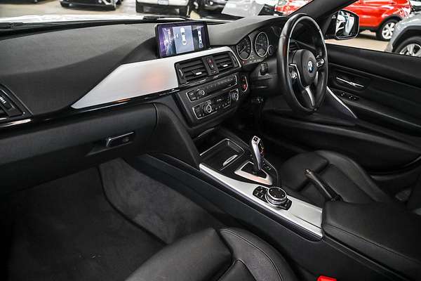 2015 BMW 3 Series 316i Sport Line F30