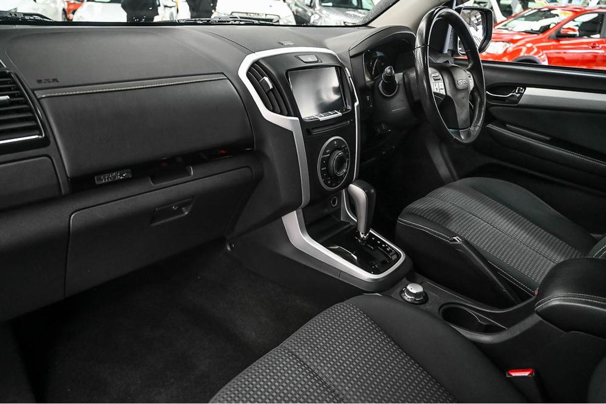 2017 Isuzu MU-X LS-U