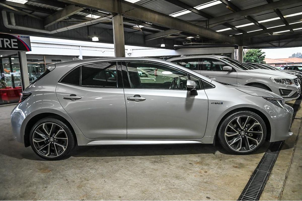2020 Toyota Corolla ZR Hybrid ZWE211R