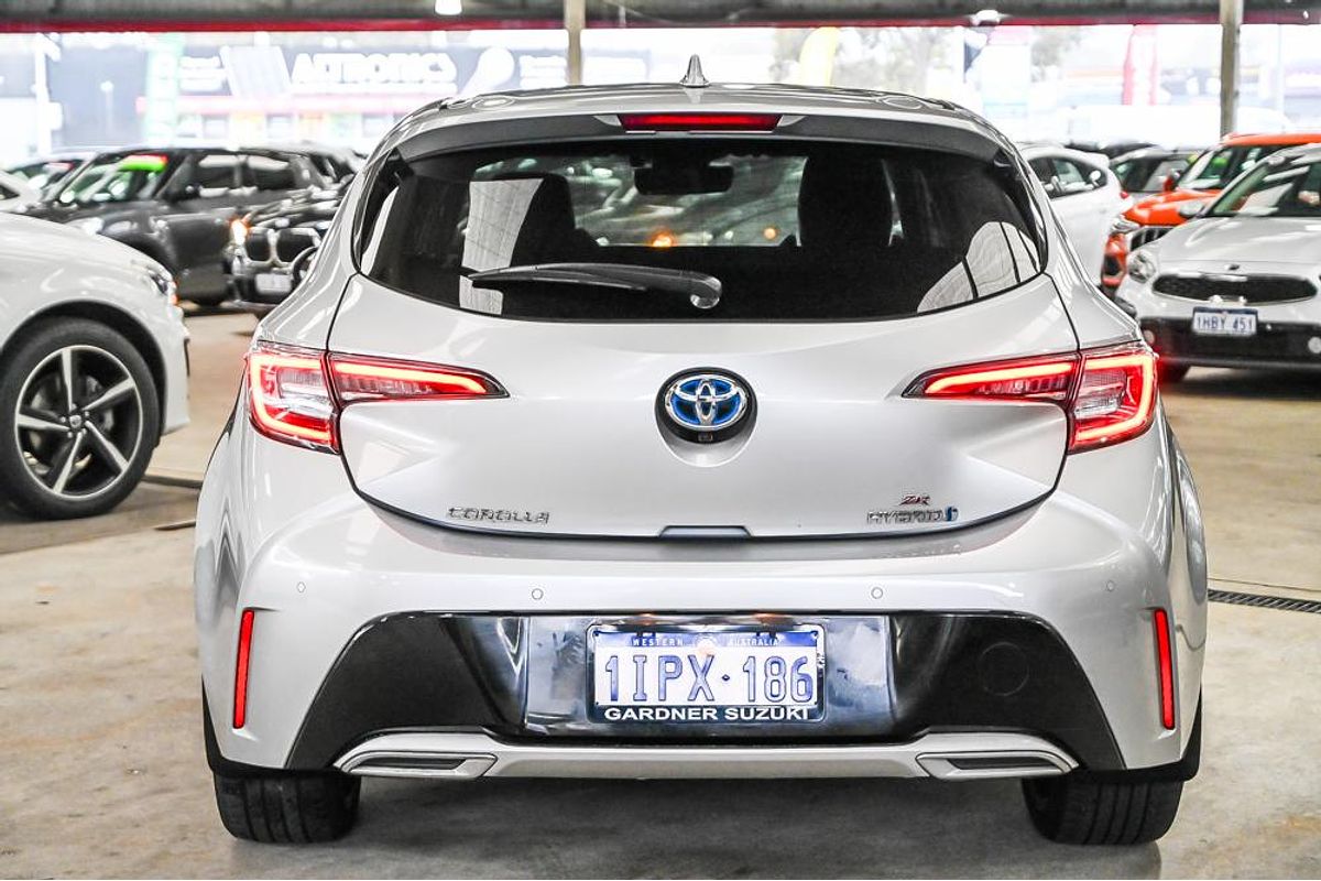 2020 Toyota Corolla ZR Hybrid ZWE211R