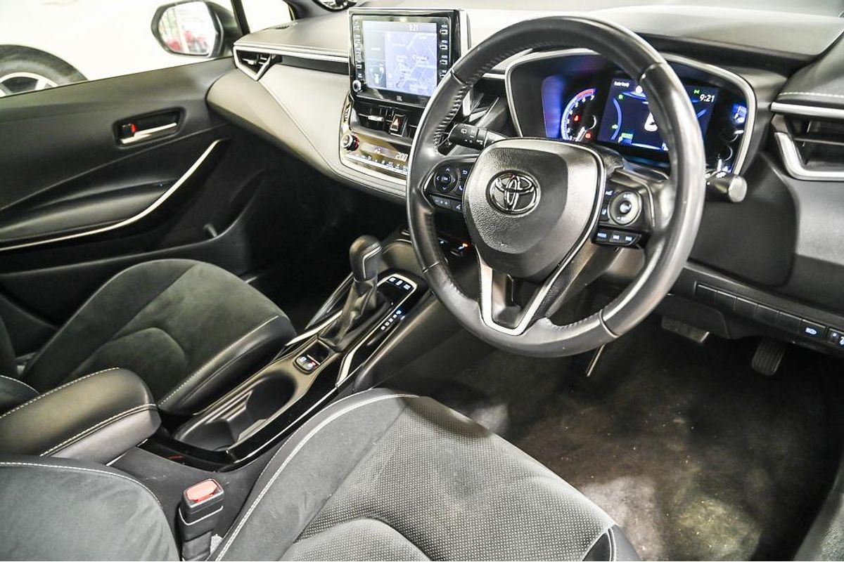 2020 Toyota Corolla ZR Hybrid ZWE211R