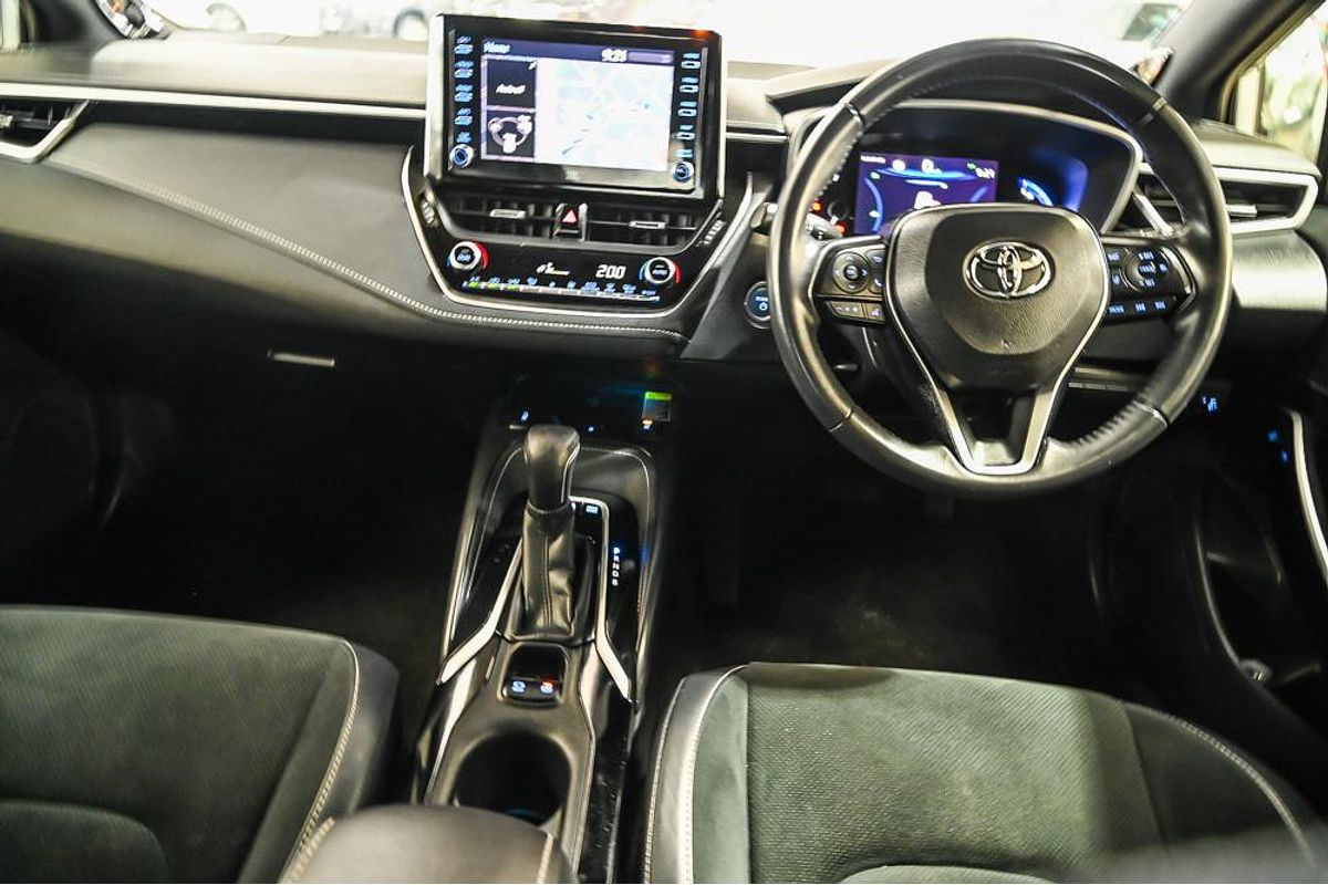 2020 Toyota Corolla ZR Hybrid ZWE211R