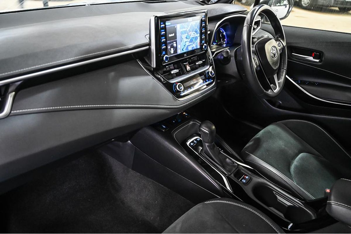 2020 Toyota Corolla ZR Hybrid ZWE211R