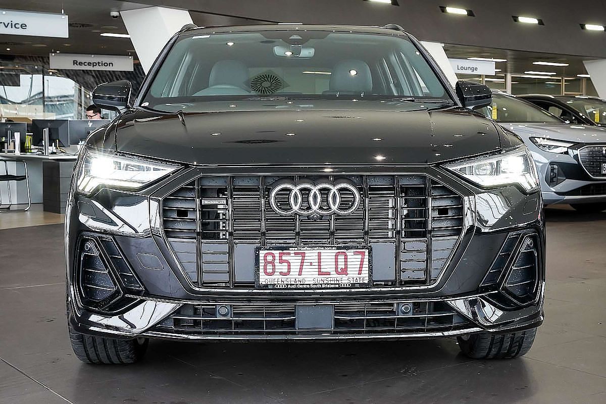 2024 Audi Q3 40 TFSI S line F3