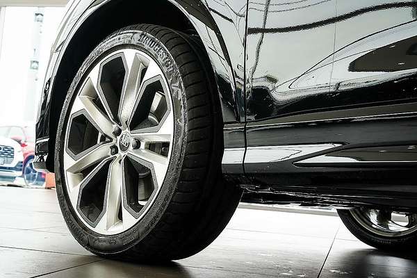 2024 Audi Q3 40 TFSI S line F3
