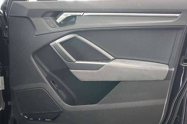 2024 Audi Q3 40 TFSI S line F3