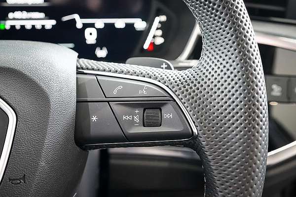 2024 Audi Q3 40 TFSI S line F3