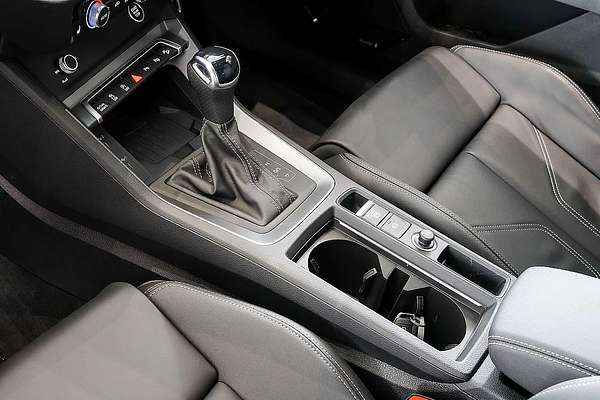 2024 Audi Q3 40 TFSI S line F3