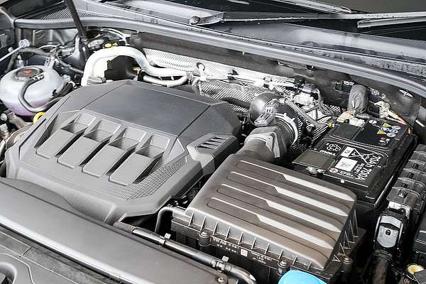 2024 Audi Q3 40 TFSI S line F3