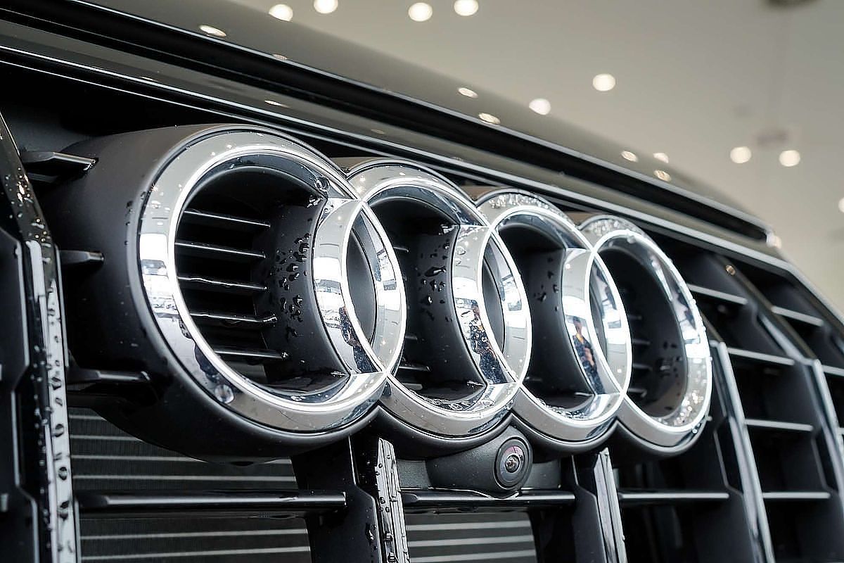 2024 Audi Q3 40 TFSI S line F3