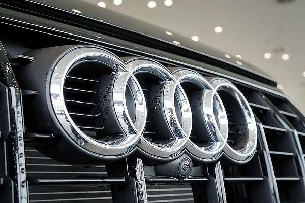 2024 Audi Q3 40 TFSI S line F3