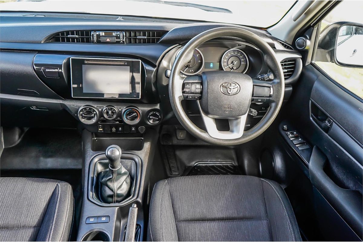 2018 Toyota Hilux SR GUN126R 4X4