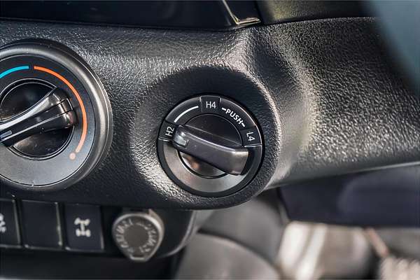 2018 Toyota Hilux SR GUN126R 4X4